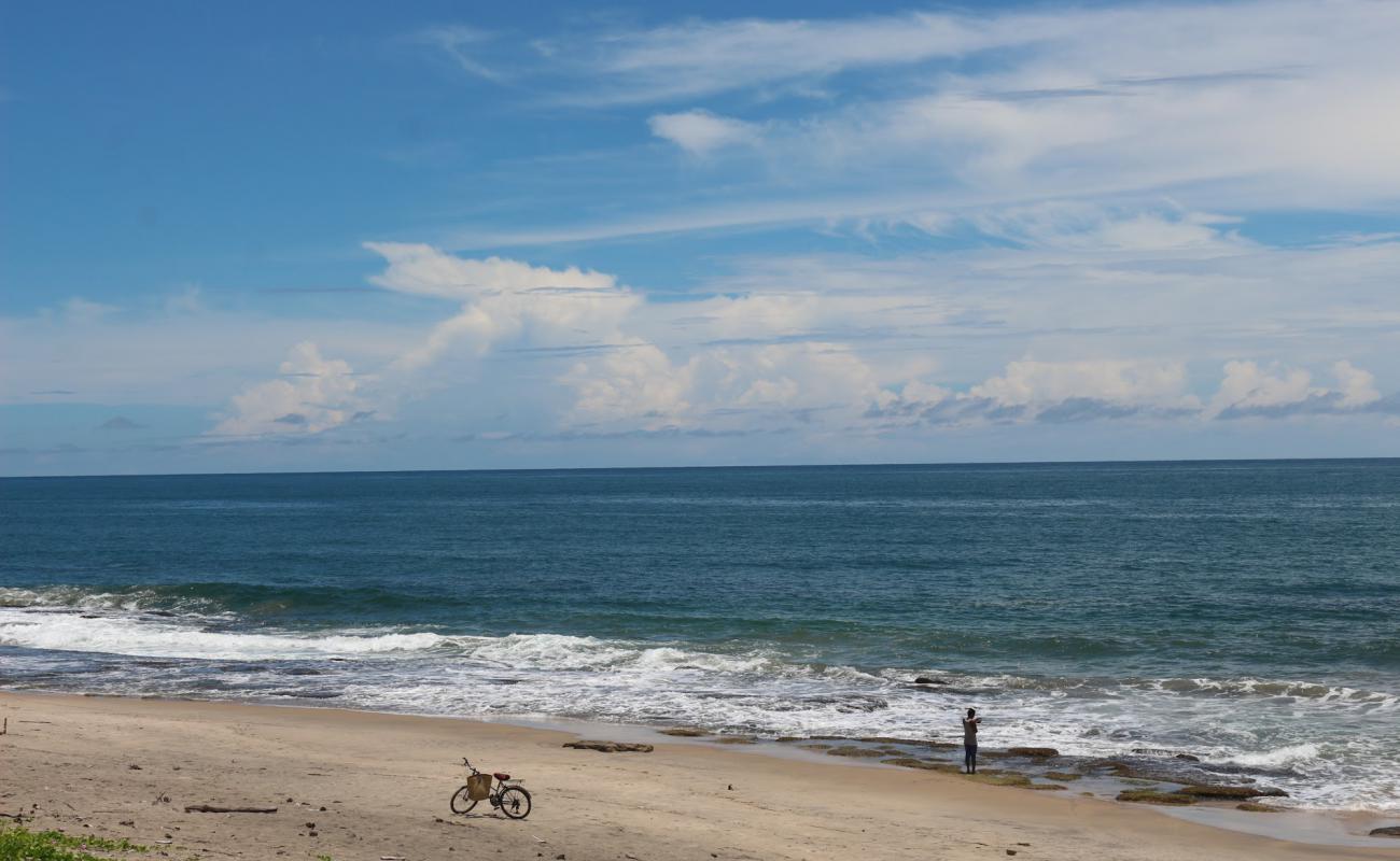 Photo de Ambodiatafana Beach avec sable beige de surface