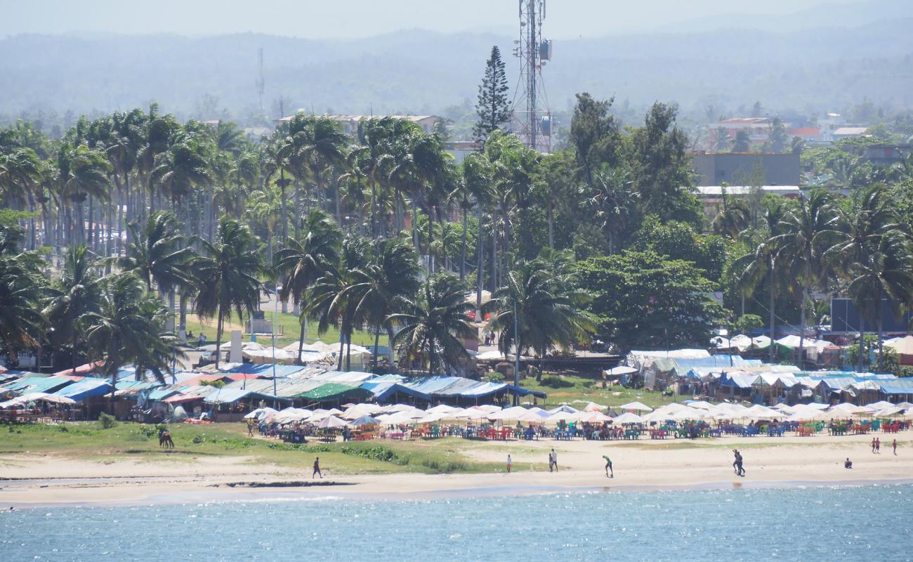 Photo de Toamasina Beach avec sable beige de surface