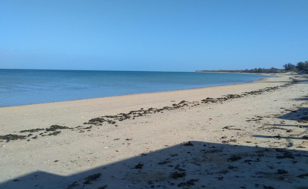 Photo de Beravy beach avec sable lumineux de surface