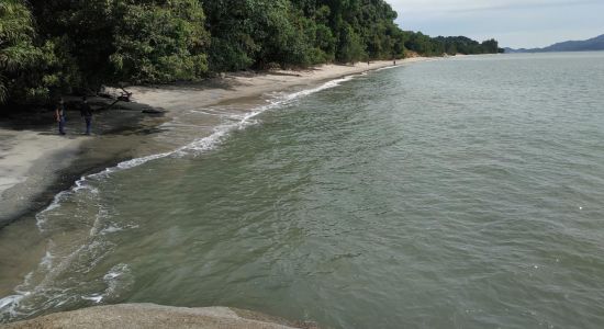 Janggus Damai Laut Beach