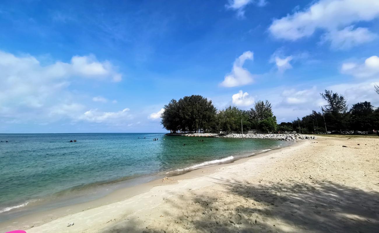 Photo de Cahaya Negeri beach avec sable lumineux de surface