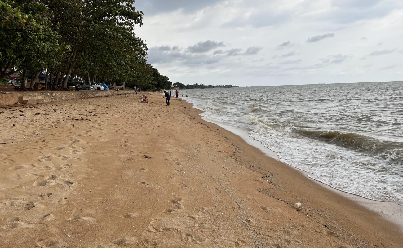 Photo de Sg. Tuang Beach avec sable lumineux de surface