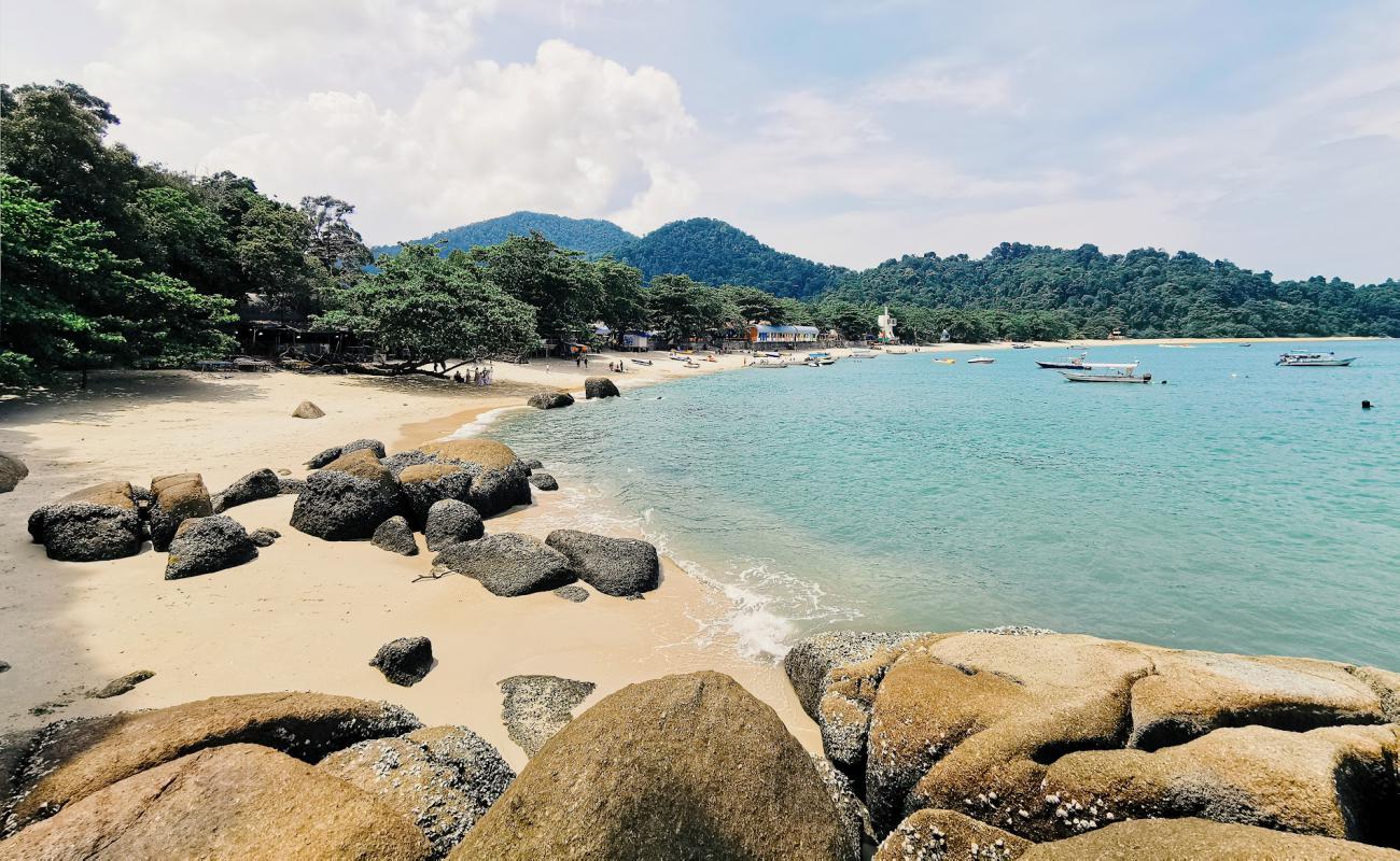 Photo de Teluk Nipah Beach avec sable beige de surface