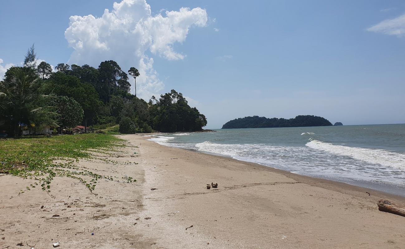 Photo de Pasir Lanun Beach avec sable beige de surface