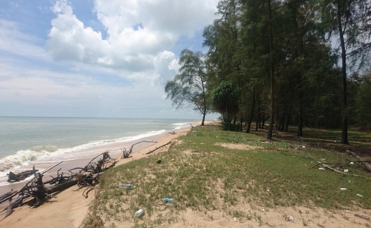 Photo de Nenasi Beach avec sable beige de surface