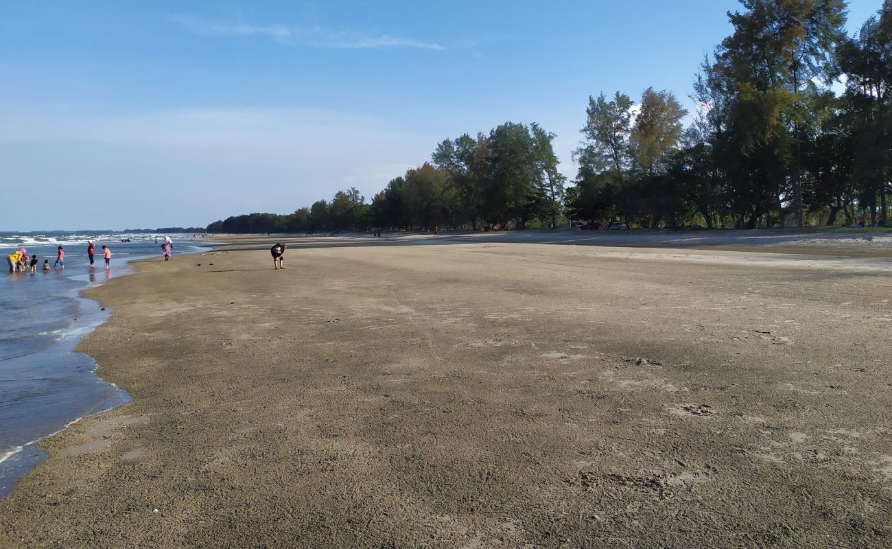 Photo de Cempaka Beach avec sable beige de surface