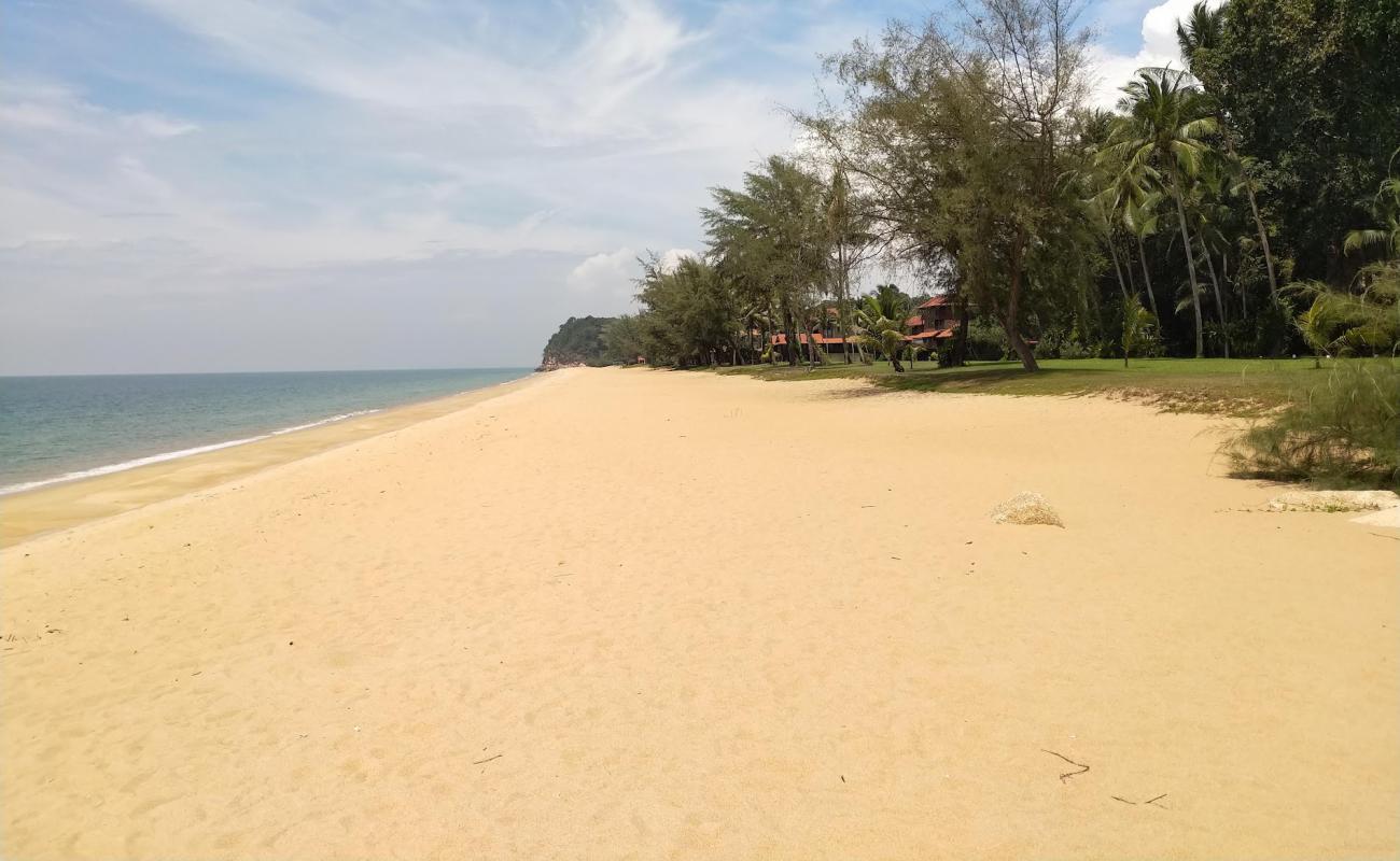 Photo de Cherating Beach avec sable beige de surface