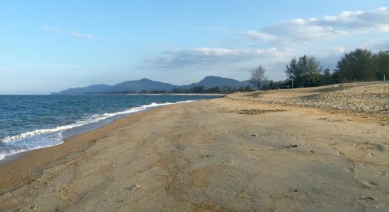 Teluk Lipat Beach