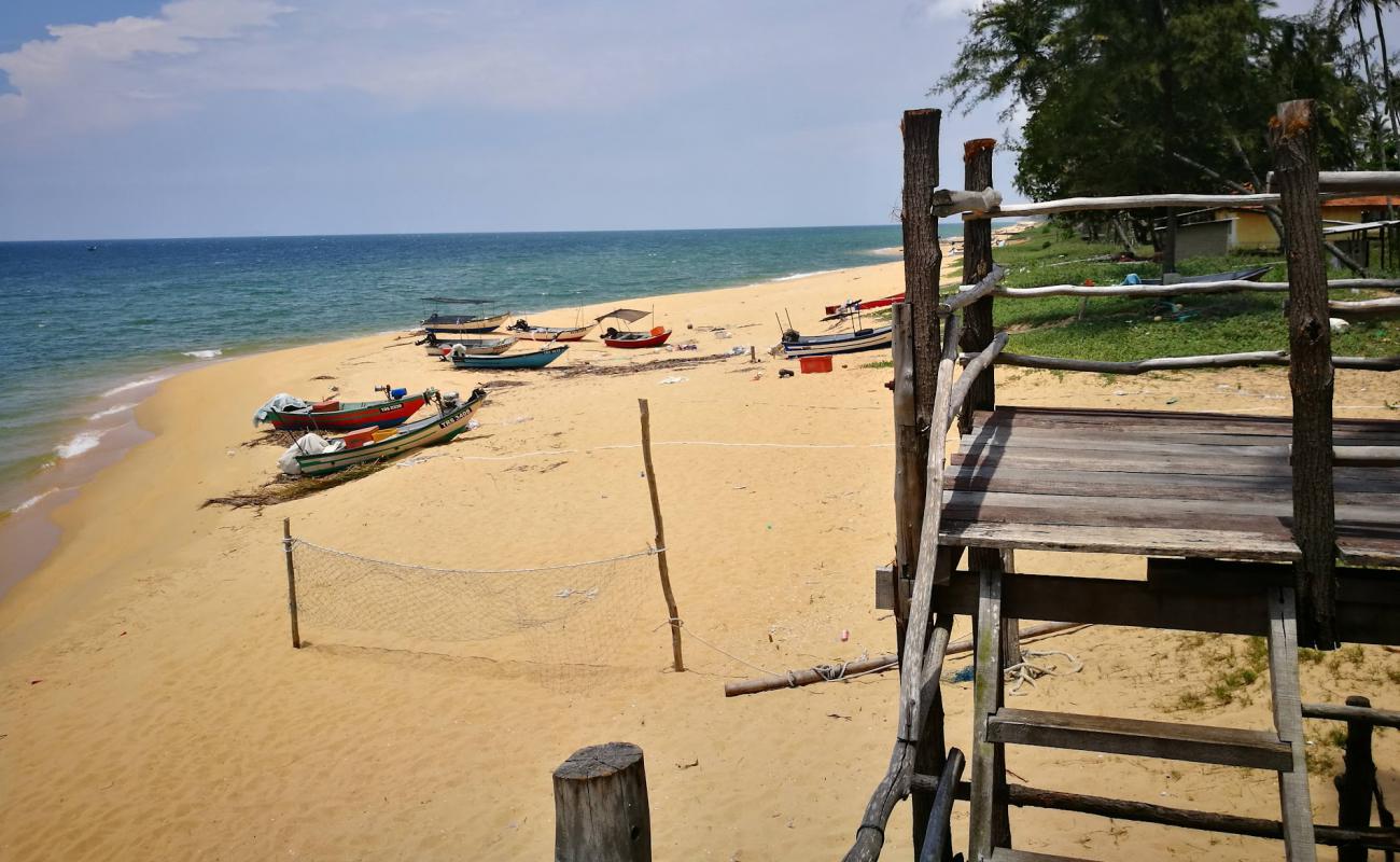 Photo de Jambu Bongkok Beach avec sable lumineux de surface