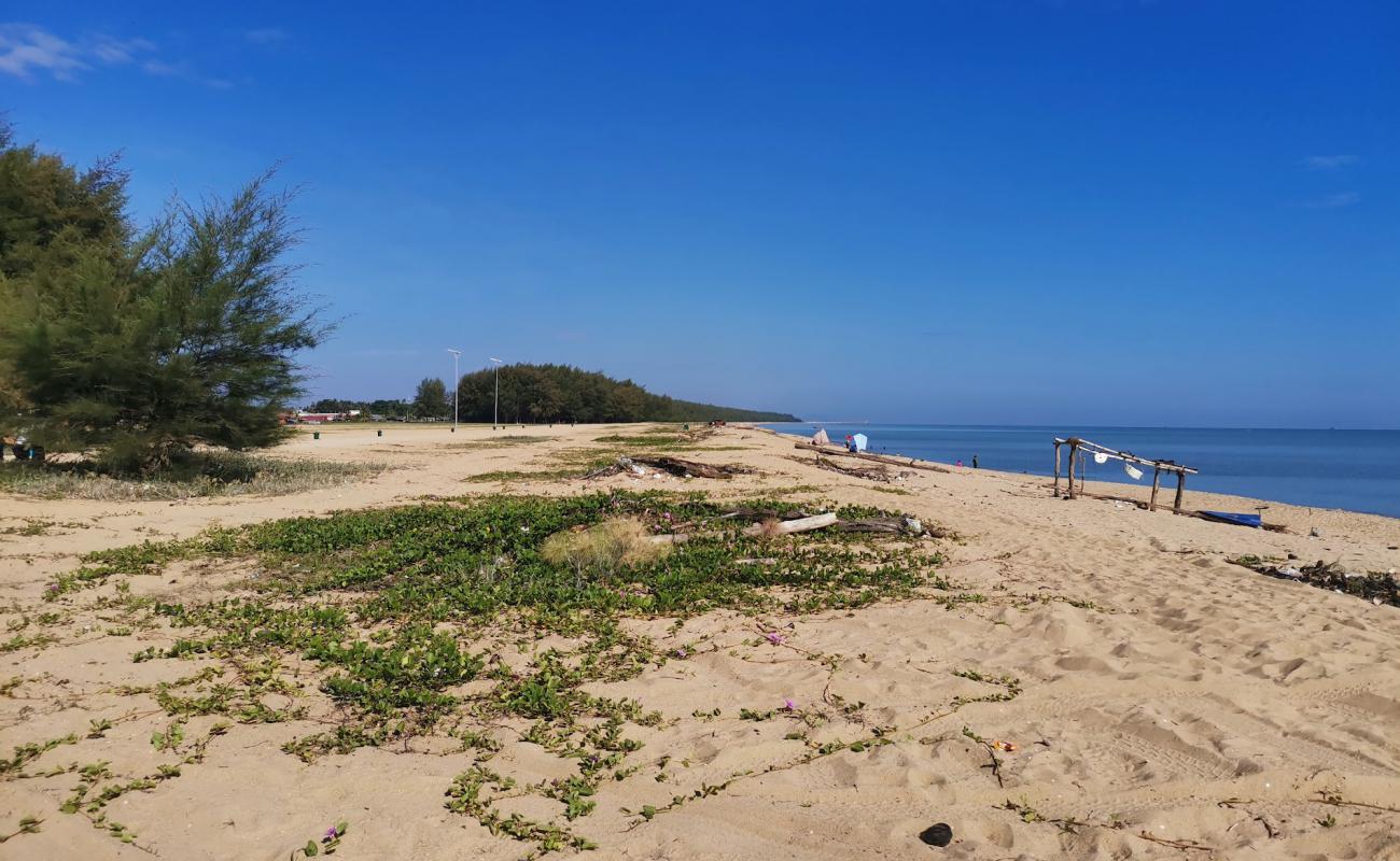 Photo de Geting Beach avec sable lumineux de surface