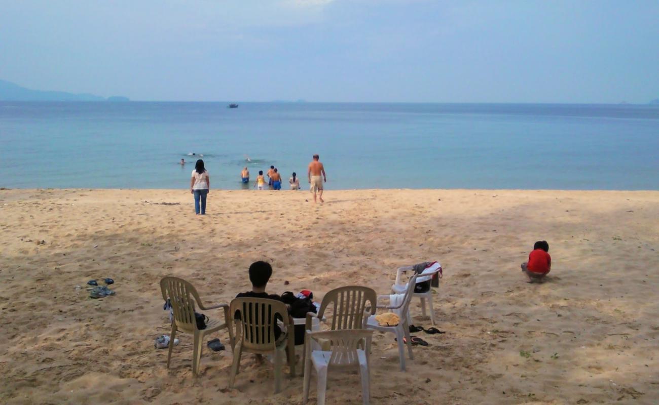 Photo de Twin Beach Resort avec sable lumineux de surface