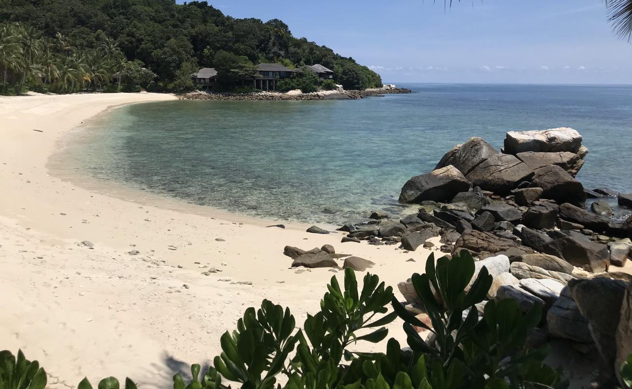 Photo de Batu Batu Resort avec sable blanc de surface