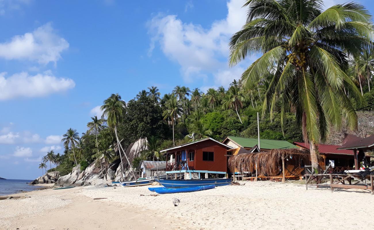 Photo de Sebukang Bay Resort avec sable lumineux de surface