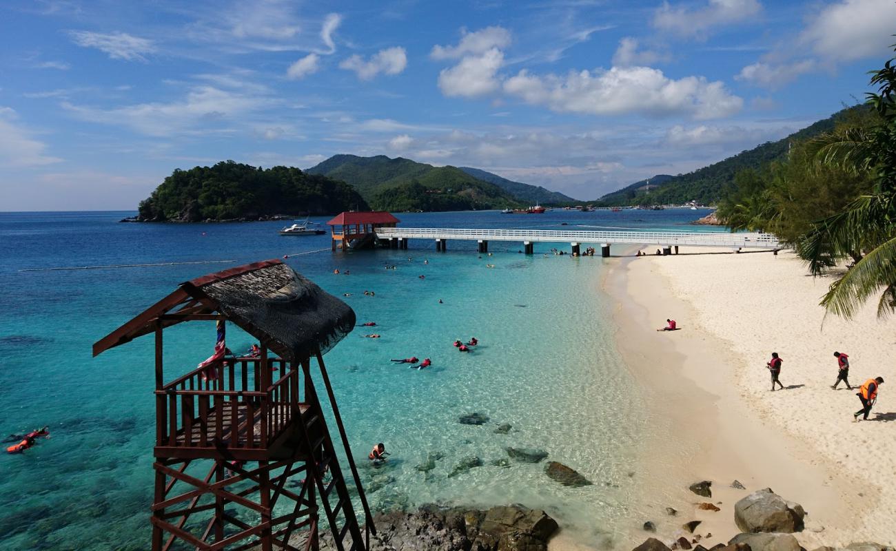 Photo de Plage de Kuala Terengganu avec sable blanc de surface