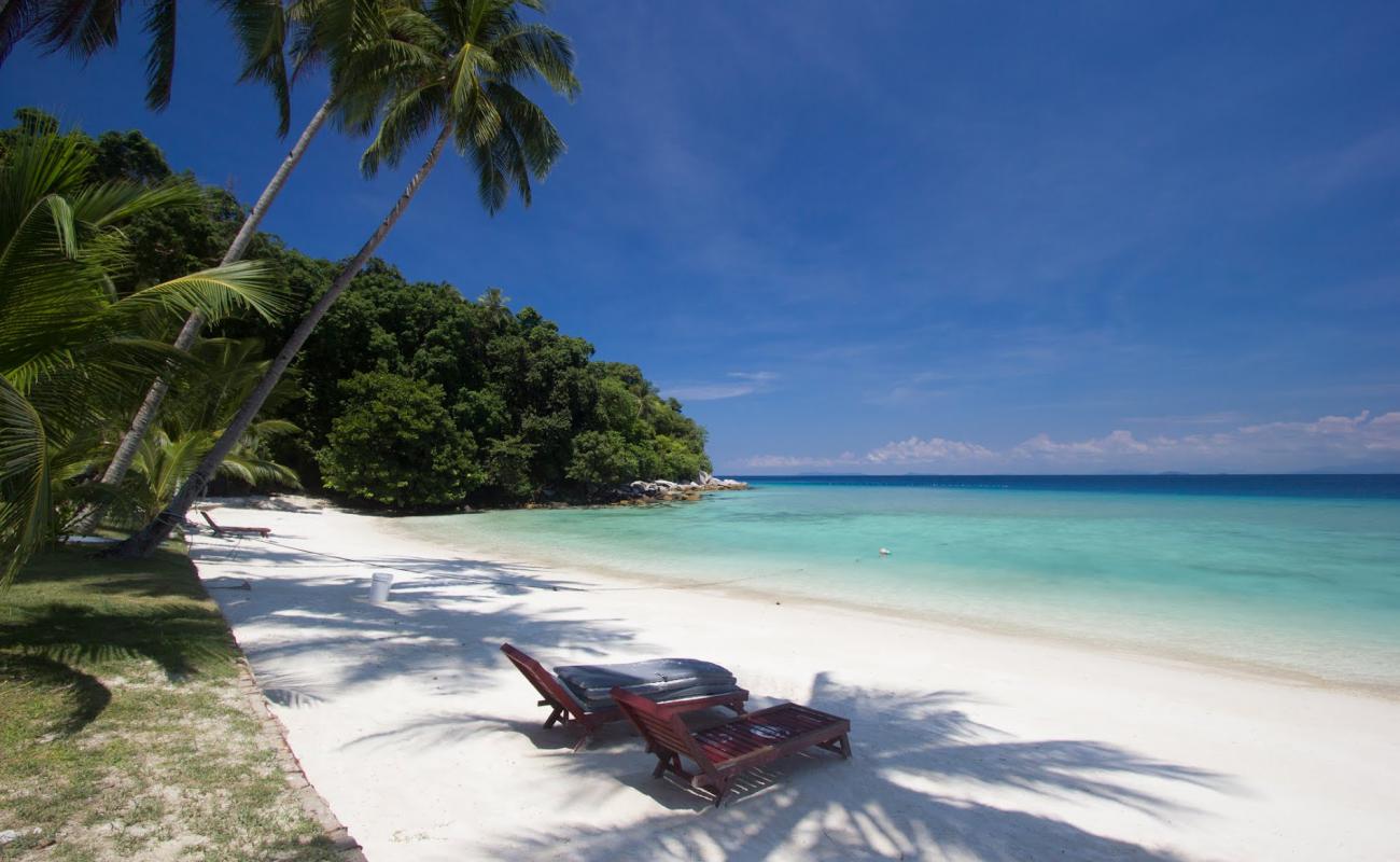 Photo de Plage du complexe Summer Bay Resort avec sable blanc de surface