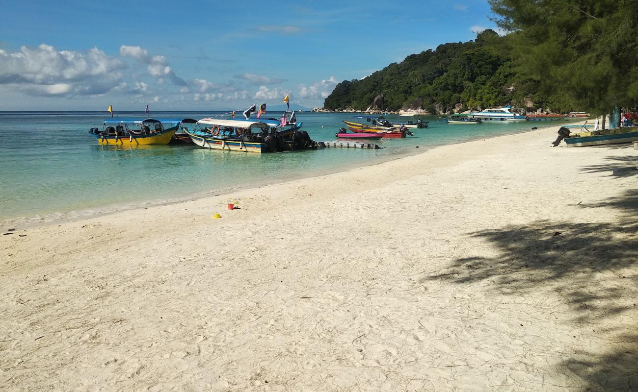 Photo de Perhentian Cabana avec sable lumineux de surface