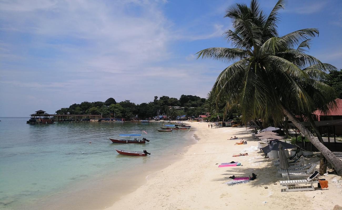 Photo de Coral Bay Perhentian Kecil avec sable lumineux de surface