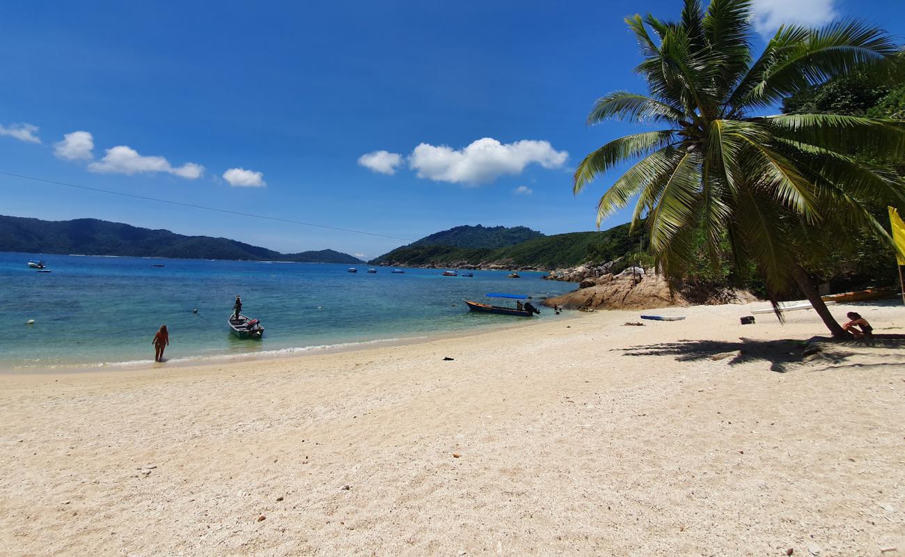 Photo de D'Lagoon Beach avec sable beige de surface