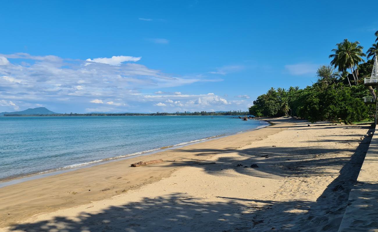 Photo de Siar Beach avec sable lumineux de surface