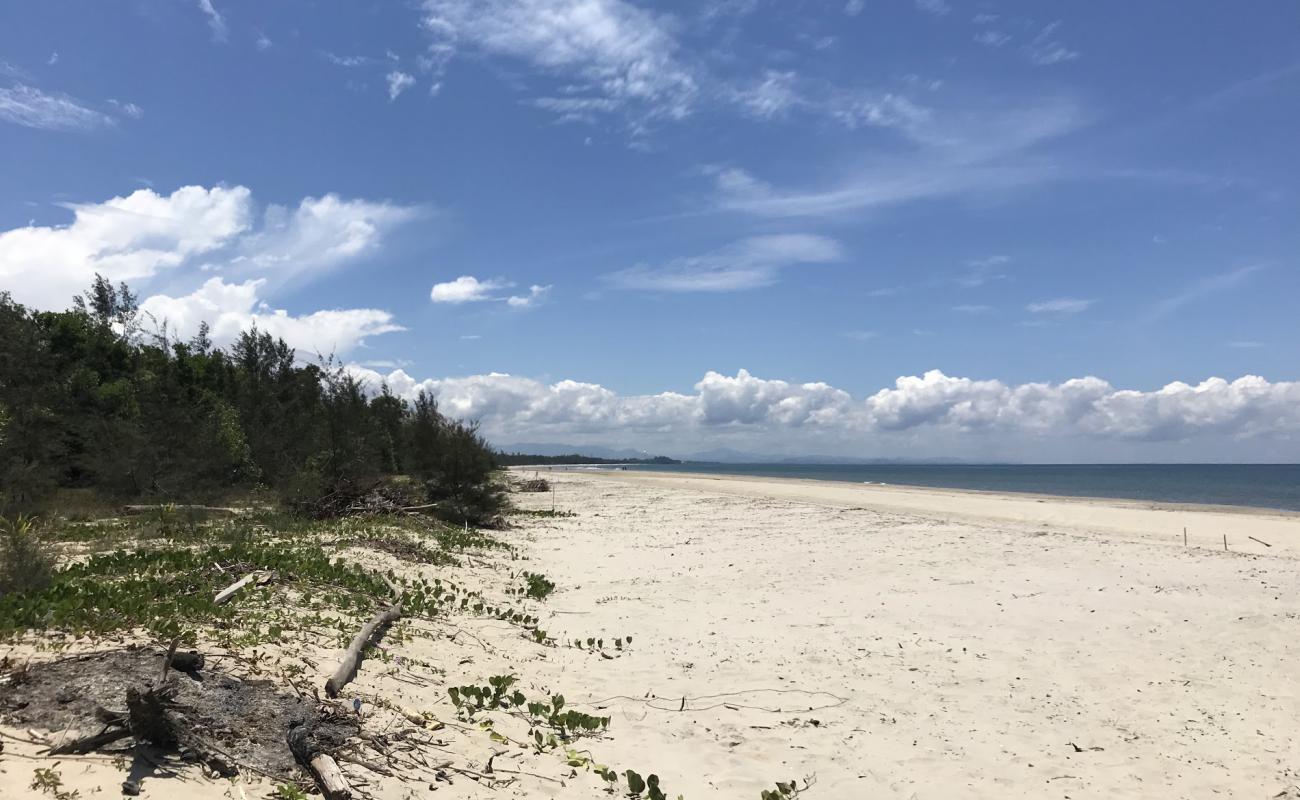 Photo de Telinting Beach avec sable lumineux de surface