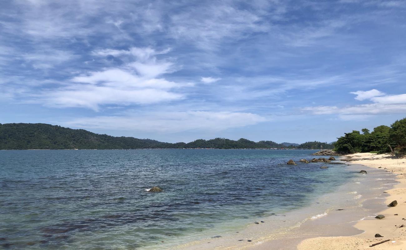 Photo de Sutera Harbour Beach avec sable lumineux de surface