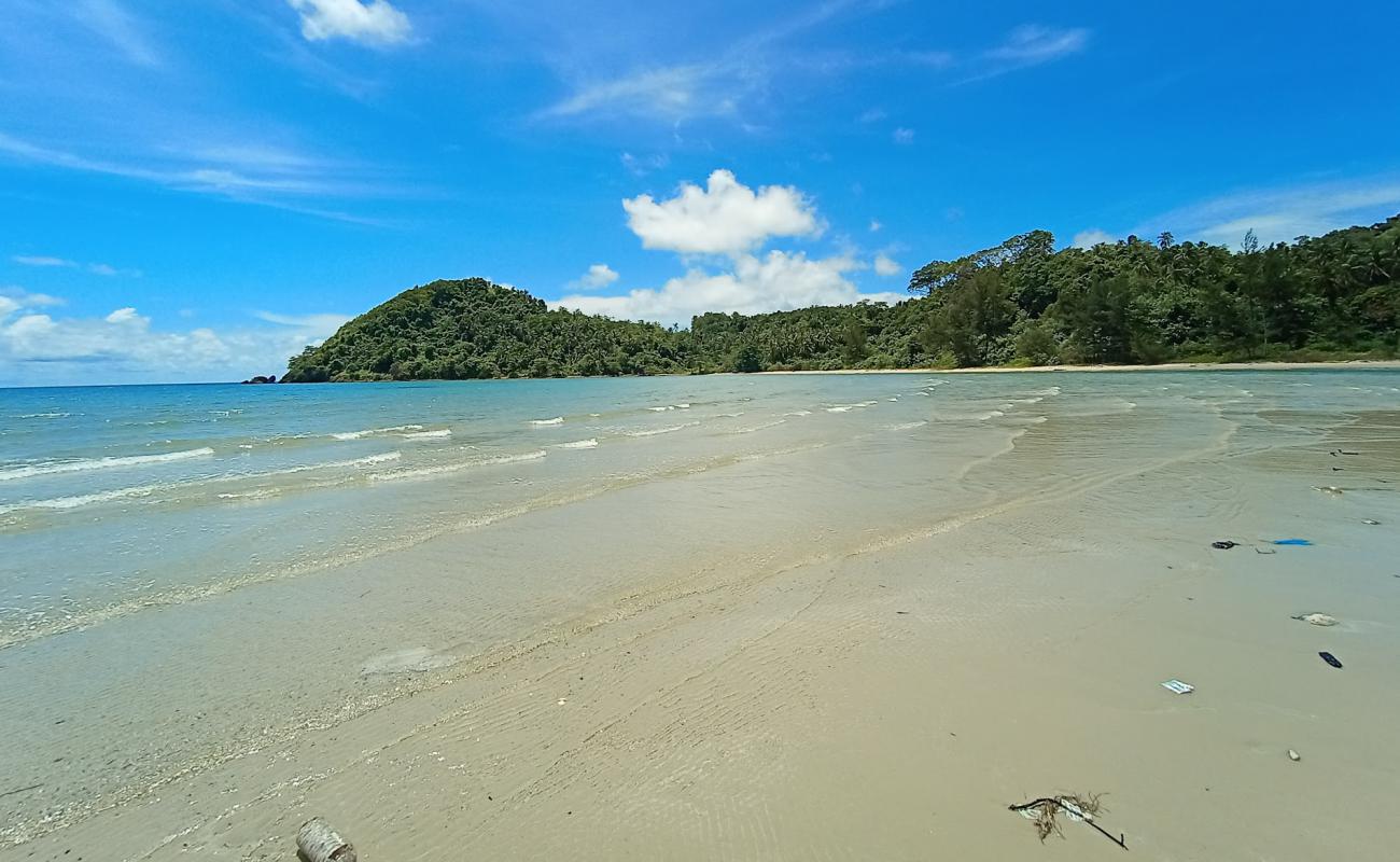 Photo de Bangau Beach avec sable lumineux de surface