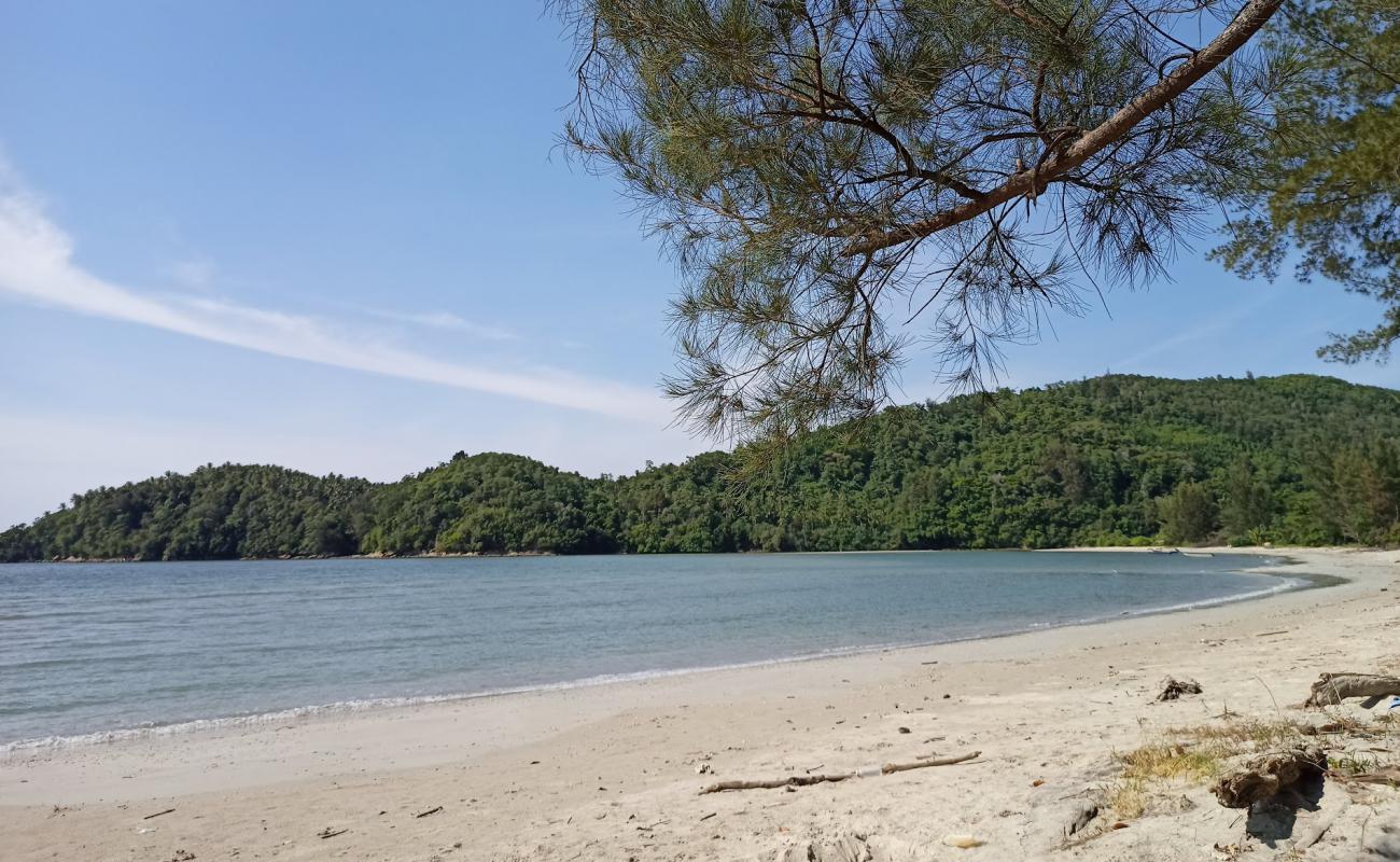 Photo de Kimihang Beach avec sable beige de surface