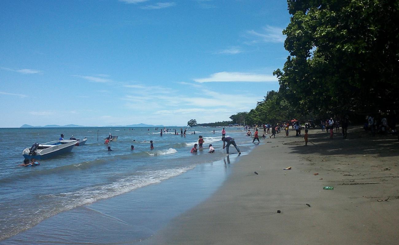 Photo de Parapat Makuau Tungku Beach avec sable gris de surface