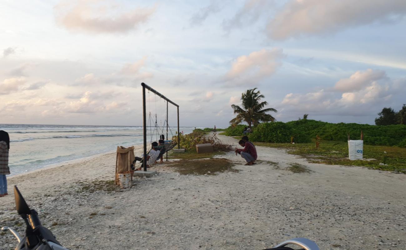 Photo de Olhemanthey Maizan Beach avec sable beige & galets de surface