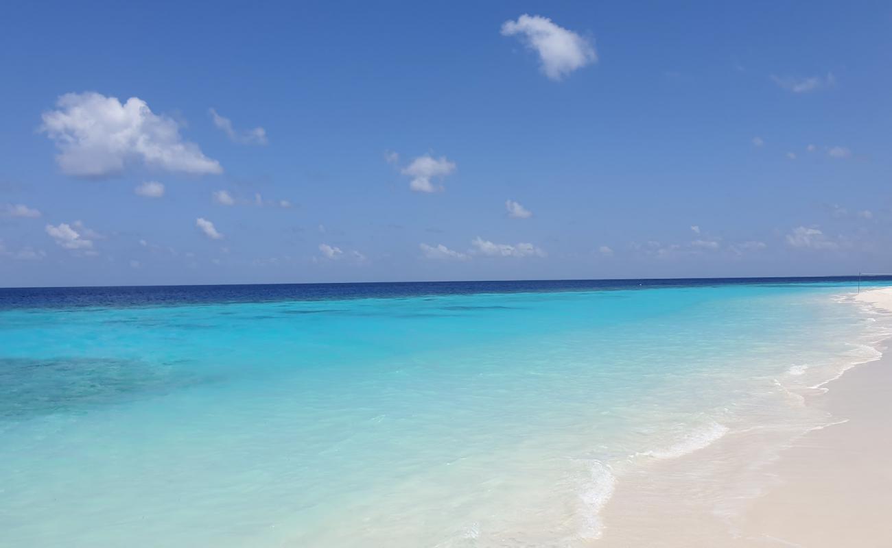 Photo de Kautihulhudhoo Beach avec sable fin blanc de surface