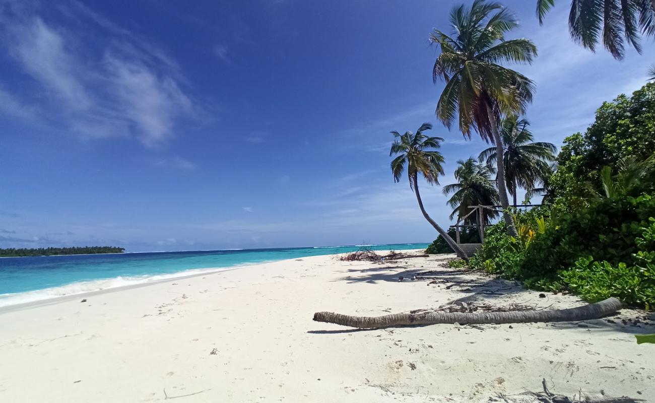 Photo de Faruhulhudhoo Beach avec sable blanc de surface