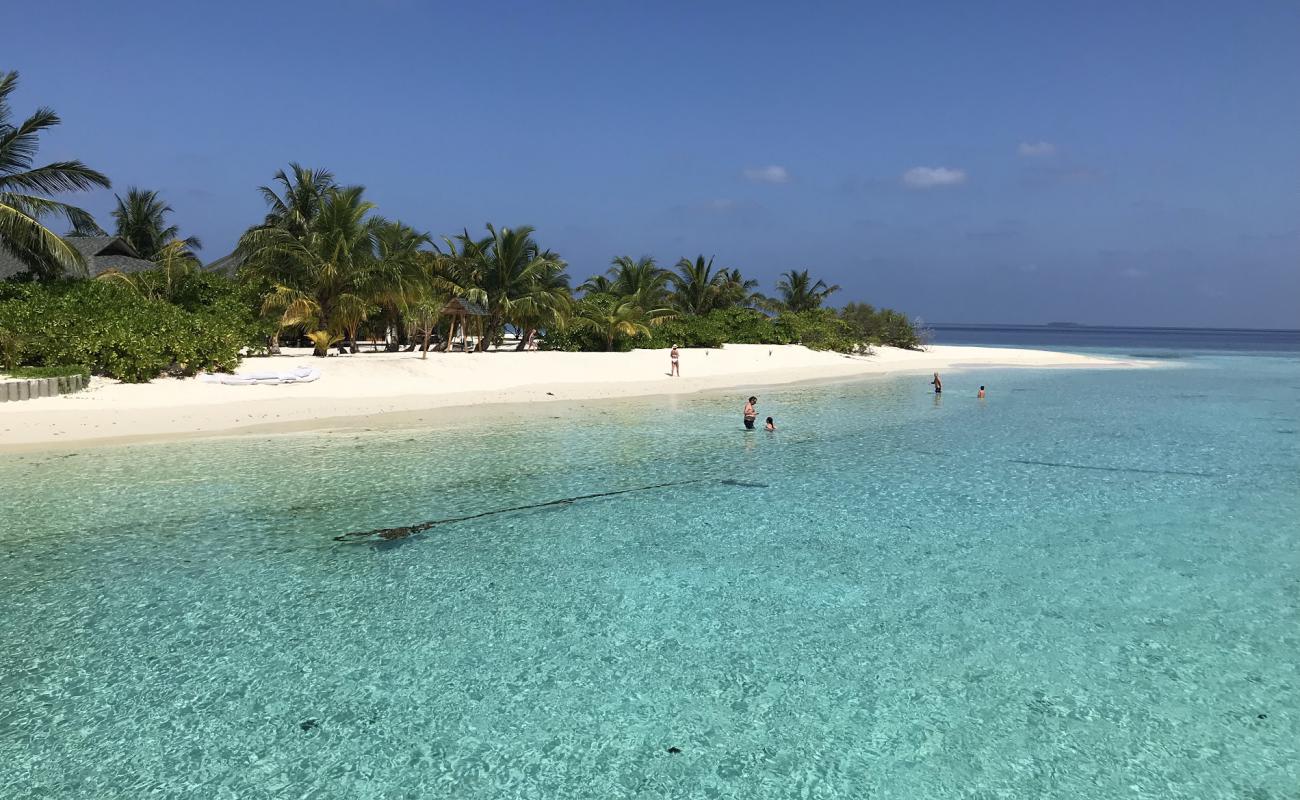 Photo de Amari Havodda Beach avec sable fin blanc de surface