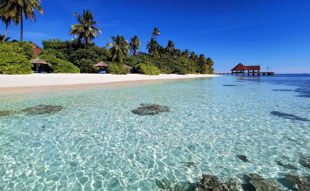 Photo de Plage du Robinson Resort avec sable fin blanc de surface