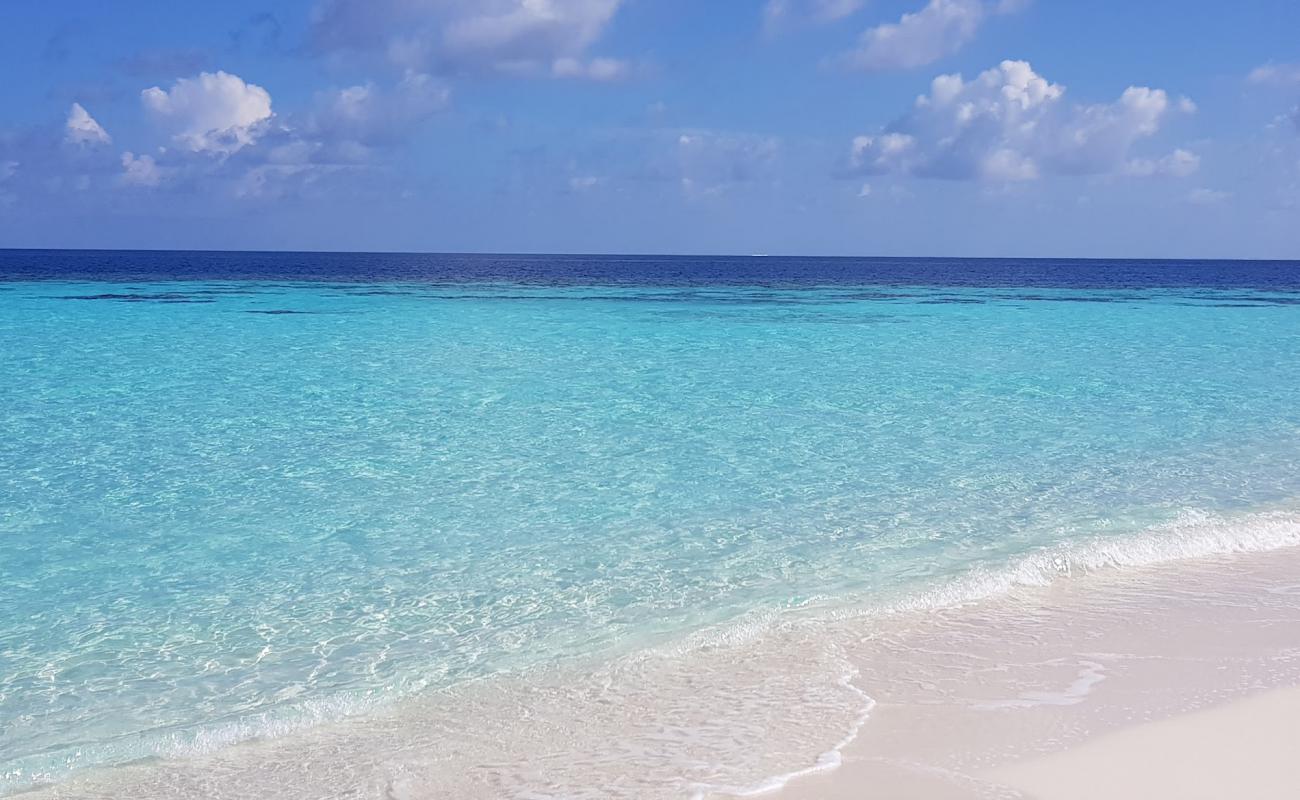 Photo de Dhevvamaagalaa Beach avec sable fin blanc de surface