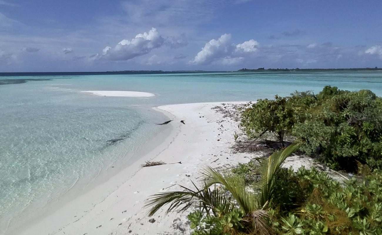 Photo de Olhutholhu Beach avec sable fin blanc de surface