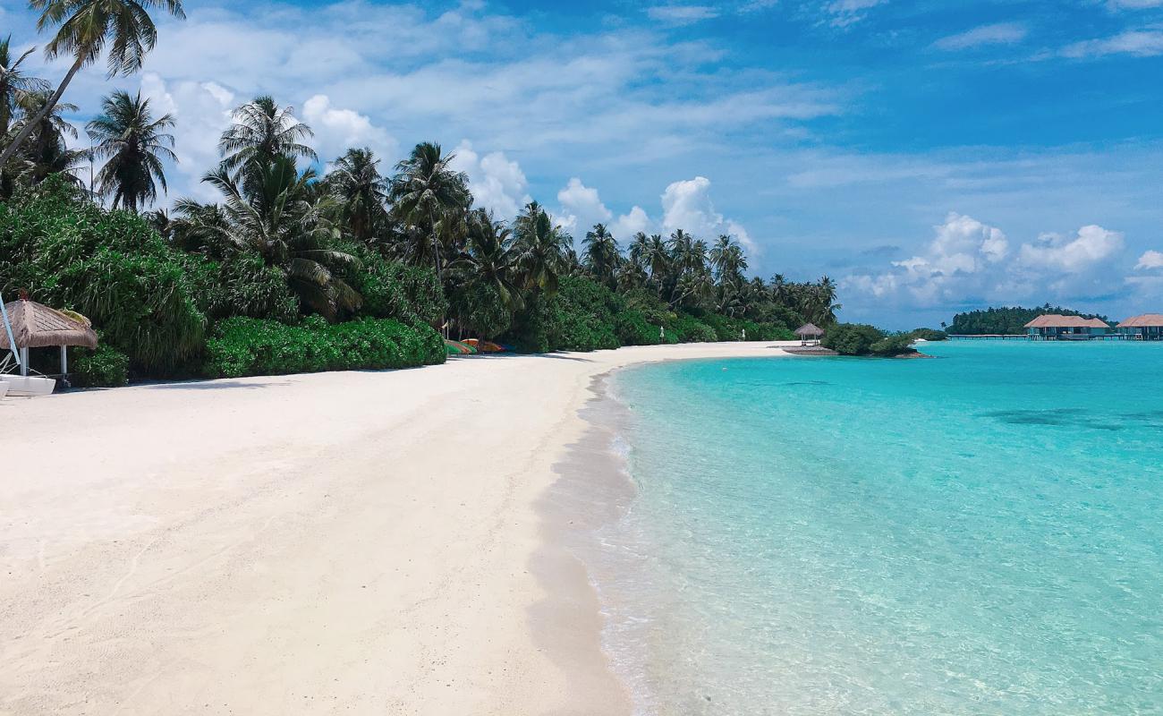 Photo de Plage du Como Resort avec sable fin blanc de surface