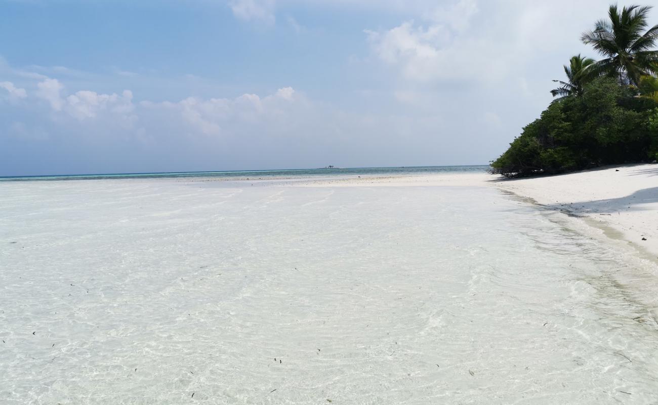 Photo de Gaathurehaa Beach avec sable fin blanc de surface