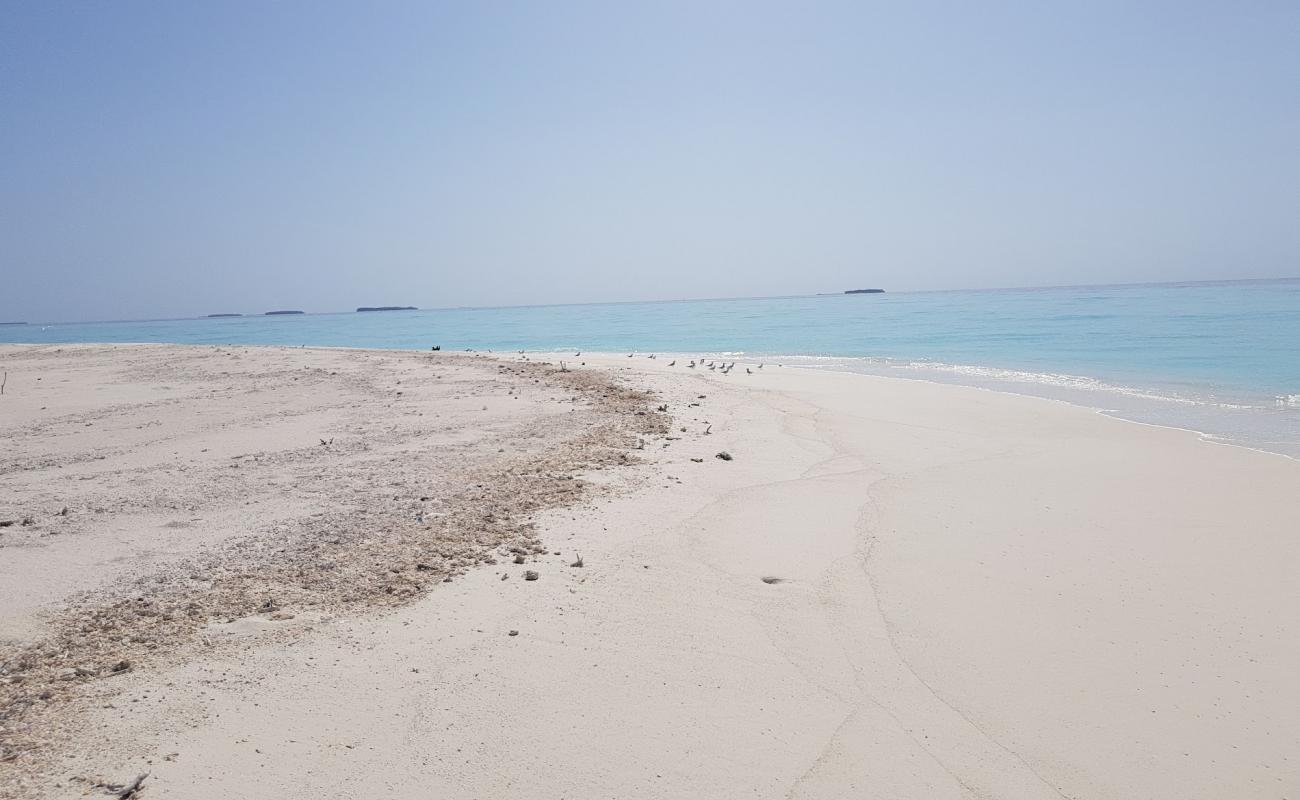 Photo de Saraka Fushi Beach avec sable blanc de surface
