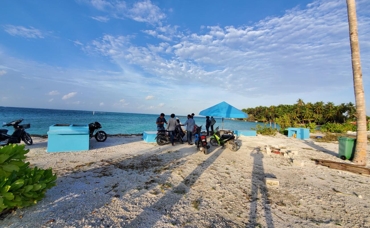 Photo de Magoodhoo Beach II avec sable lumineux de surface