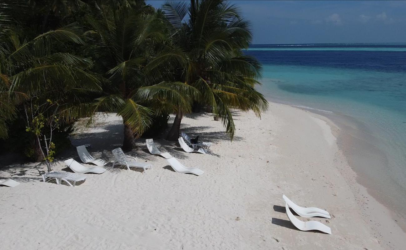 Photo de Felidhoo Beach avec sable beige de surface