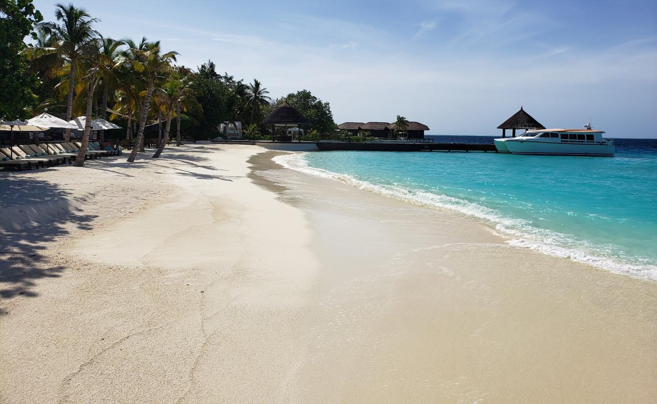 Photo de Ozen Reserve Bolifushi avec sable blanc de surface