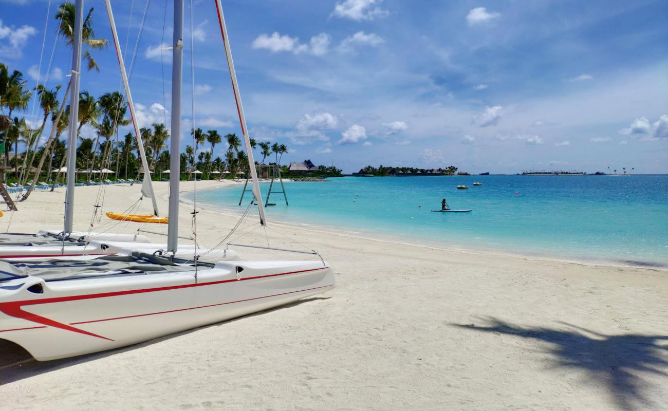 Photo de Waldorf Astoria Ithaafushi avec sable fin blanc de surface