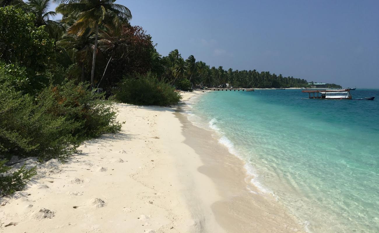 Photo de Mandhoo Beach avec sable blanc de surface