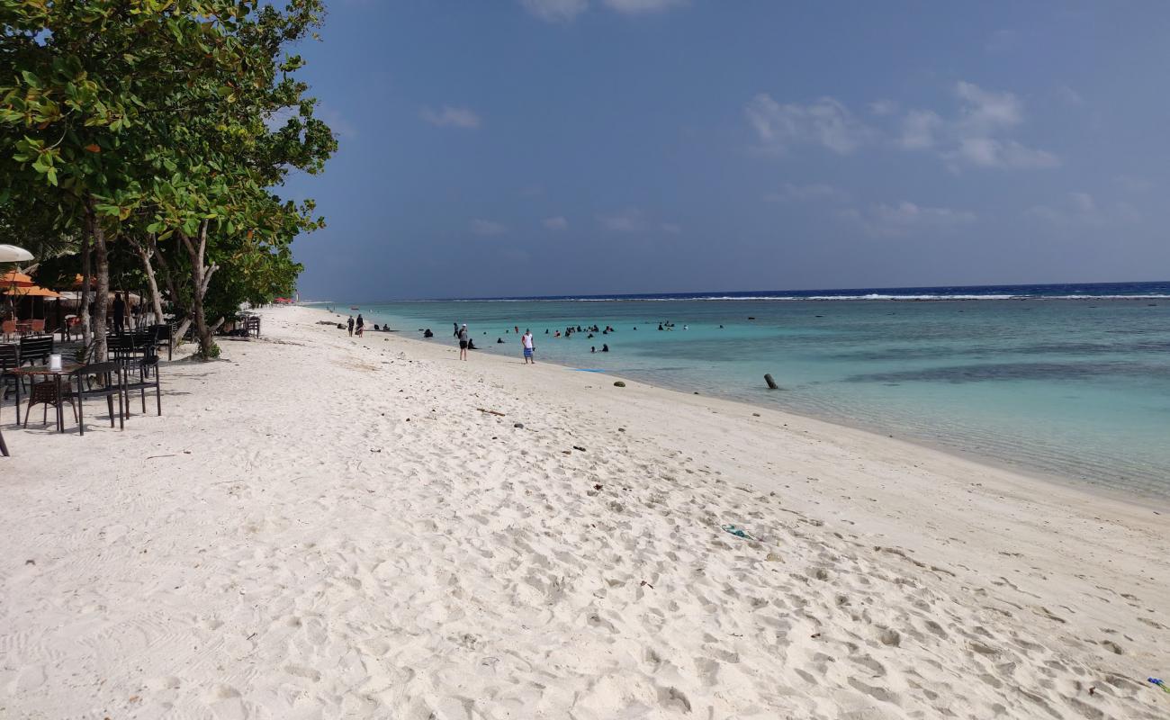 Photo de Hulhumaale Public Beach avec sable blanc de surface