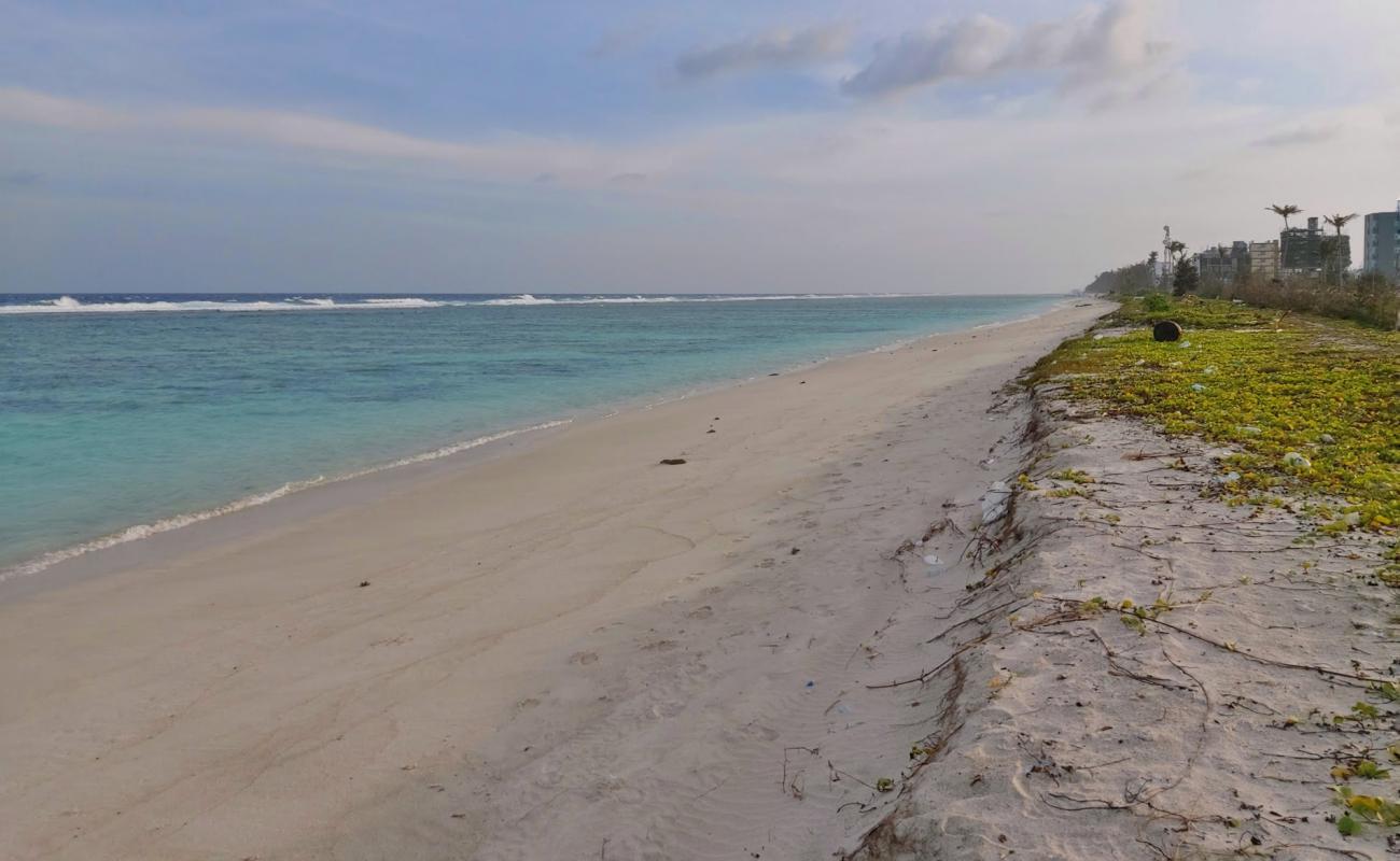 Photo de Hulhumaale II Beach avec sable beige de surface
