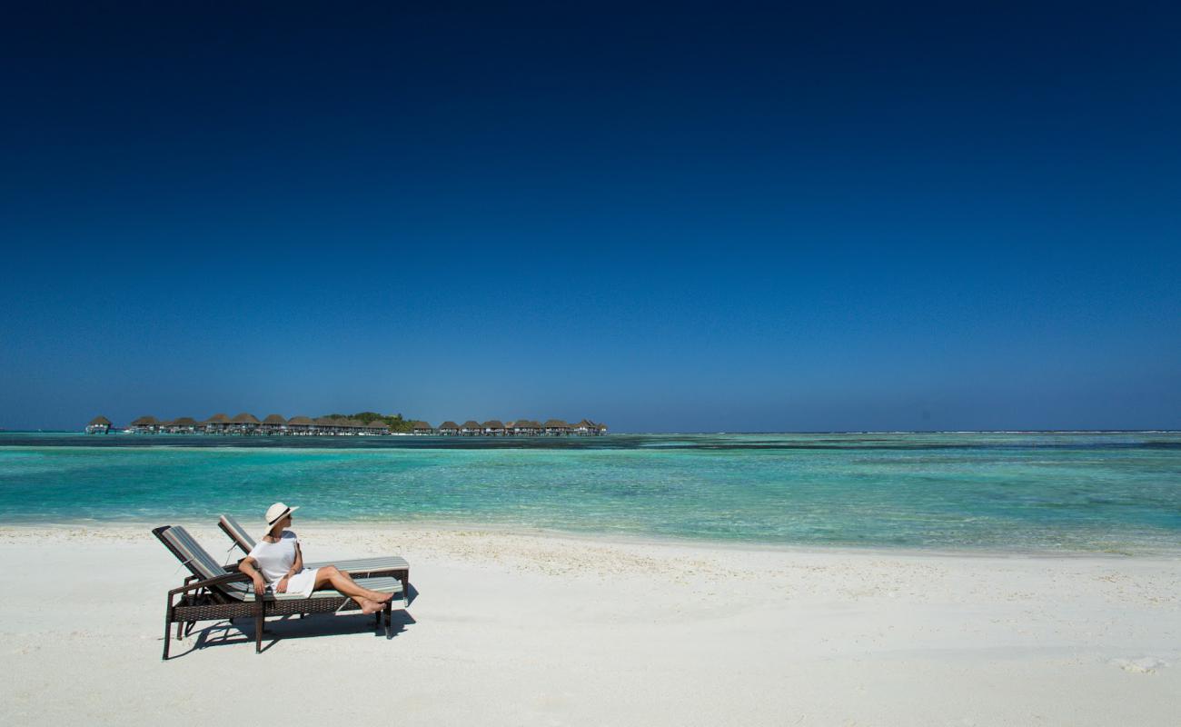 Photo de Pearl Sands Resort Beach avec sable fin blanc de surface