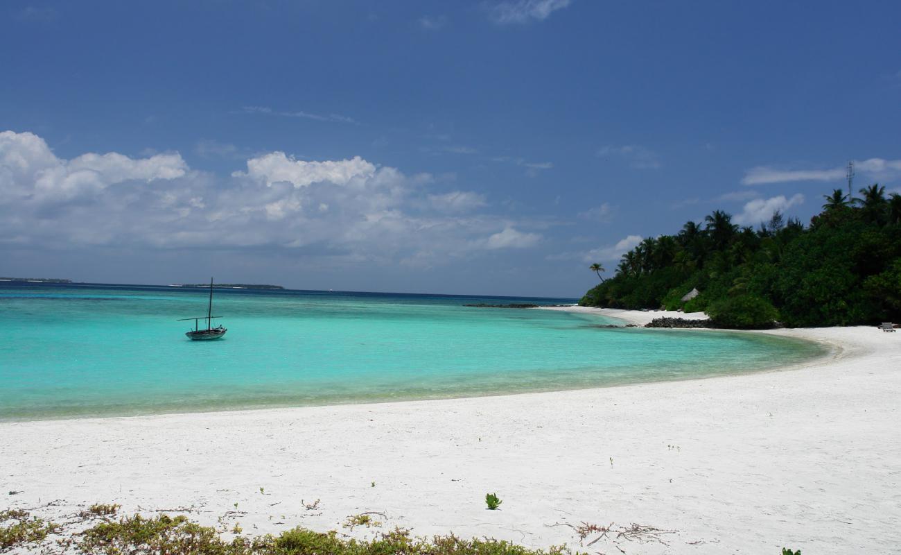 Photo de Makunudu Resort Island avec sable blanc de surface