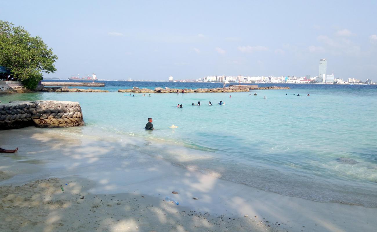 Photo de Villingili Beach avec sable lumineux de surface