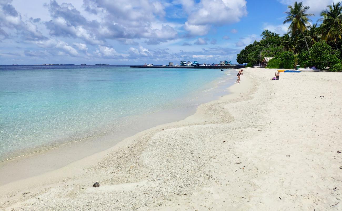 Photo de One Love Beach avec sable beige de surface