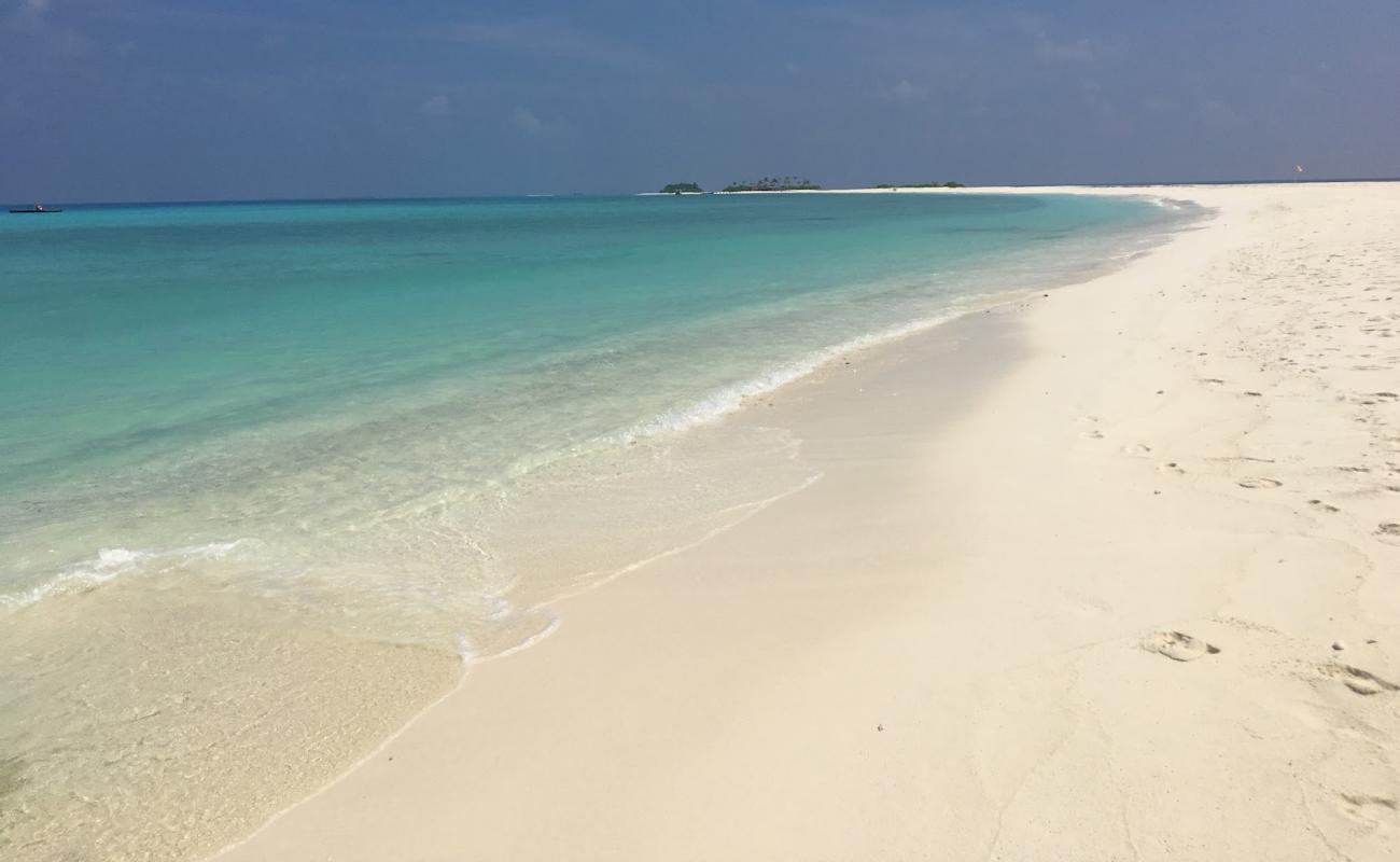 Photo de Kanifushi Beach II avec sable blanc de surface